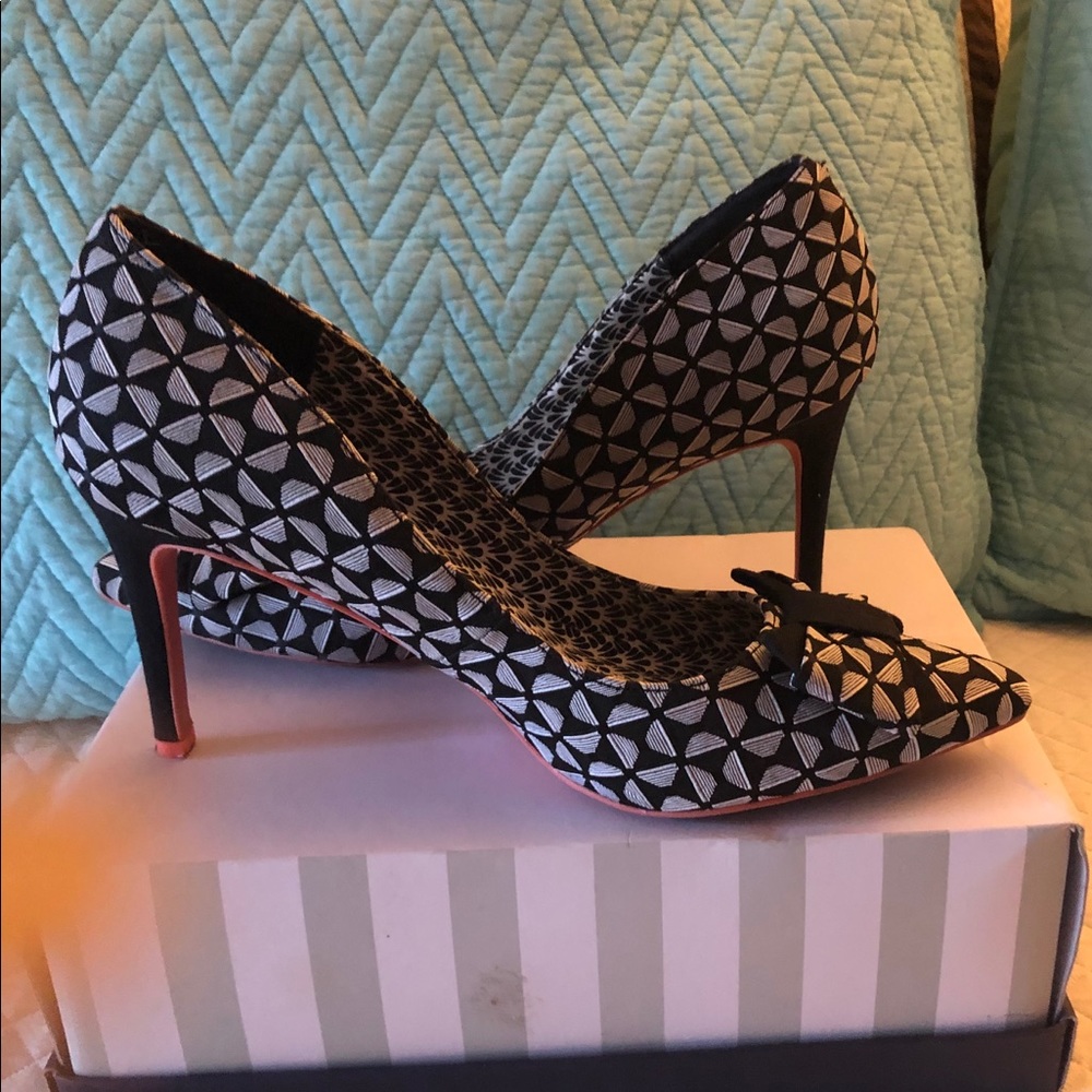 Ruby Shoo size 11 Black White 3 inch heels